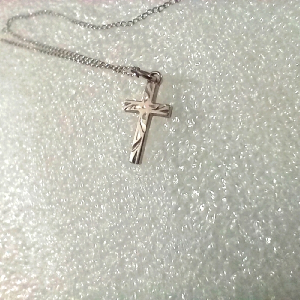 Vintage Diamond Cut 925 Sterling Silver Cross Pendant and 18" Chain